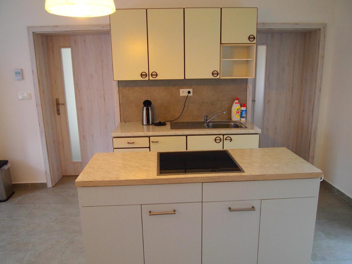 Apartman Gutino Ceska Trebova Buitenkant foto